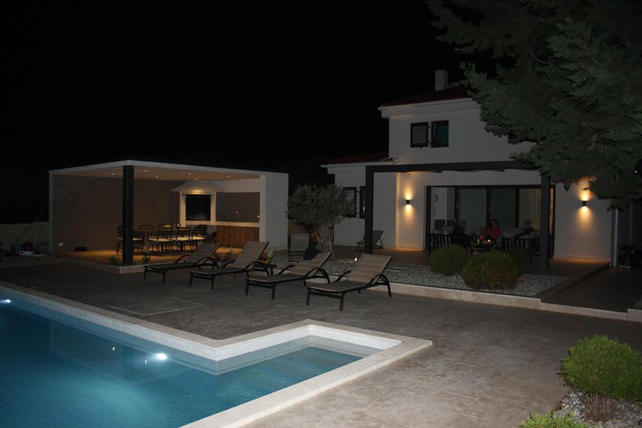 Villa Caprice - Krk Milohnici Eksteriør billede