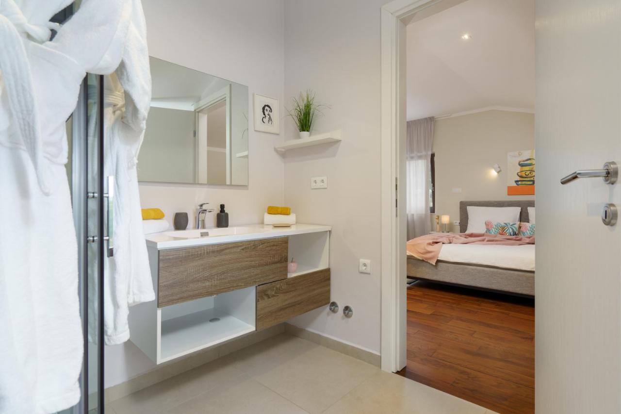 Villa Caprice - Krk Milohnici Eksteriør billede